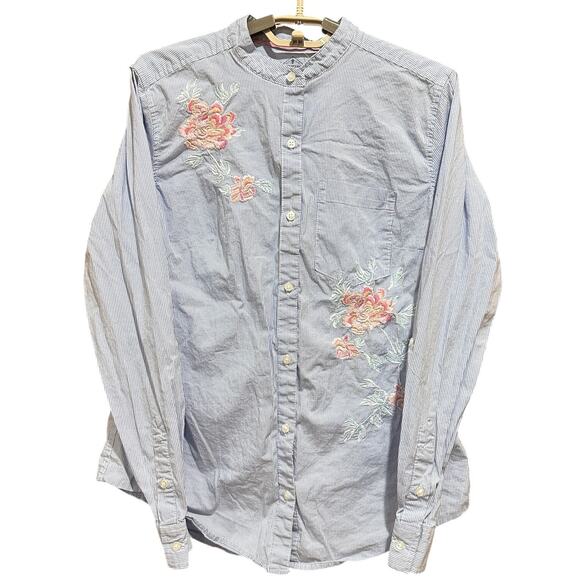 St Johns Bay Shirt Size M Blue White Floral Striped Embroidery Button Up Coastal - Picture 2 of 7